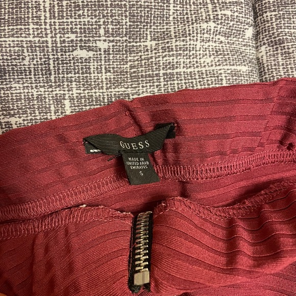 Guess: 2 piece dress set (both the top and skirt) - Picture 5 of 5